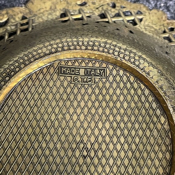 Stunning Pierced Metal Brass Dish with Ornate Italian Filigree Design 8.5" Italy - Picture 4 of 4